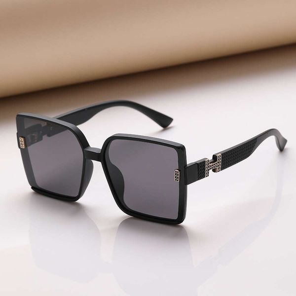 Nuevas gafas de sol de diseñador Gafas de marca de moda 2024 NUEVA Moda Box grande Tendencia polarizada Ins Photo Gafas de sol para mujeres
