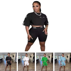 Nouveau créateur de survêtement 2 pièces Set Feme Fashion Lettre imprimée Cound Cou Rond T-shirt et shorts à manches courtes pour femmes Tenues