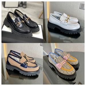 Nieuwe Designer Women Casual schoenplatform Lug Sole Loafers Metal gespen Dikke zolen Dames Lady Girl Luxe leer Casual schoenen Maat 35-42