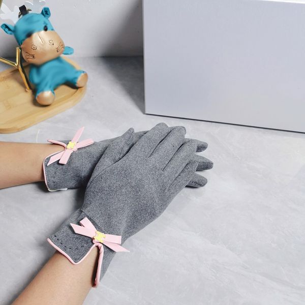 Nouveaux designers Cinq doigts Gants 2023 Gant de designer pour dames laine hiver mitaine femmes réplique officielle Contre-qualité Taille européenne T0P qualité 231261PE