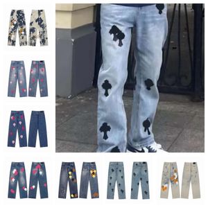 Nuevos diseñadores Diseñador de hombres Hacer pantalones rectos cromados lavados viejos Estampados de letras de corazón Estilo largo Corazones Jeans morados 56