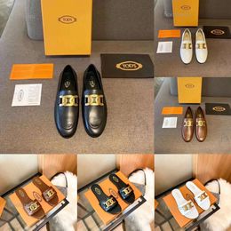 Nouvelles chaussures Desinger Femmes robe décontractée Sneaker Génécain en cuir moccasin Gommino Femmes Slip-on Tod Chaussures Ladies Sandal Sandal High Qualtiy Diego della Valle Big Taille