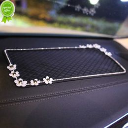 Nouveau diamant cristal marguerite fleur Silicone tapis anti-dérapant pour téléphone portable GPS voiture accessoires collant voiture antidérapant tampons 30x15cm