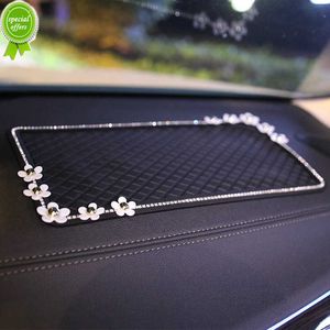 Nouveau diamant cristal marguerite fleur Silicone tapis anti-dérapant pour téléphone portable GPS voiture accessoires collant voiture antidérapant tampons 30x15cm