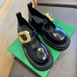 Nuevos zapatos de vestir para mujer: estilo Mary Jane con hebilla cuadrada de metal, suela gruesa para un look universitario dulce y moderno