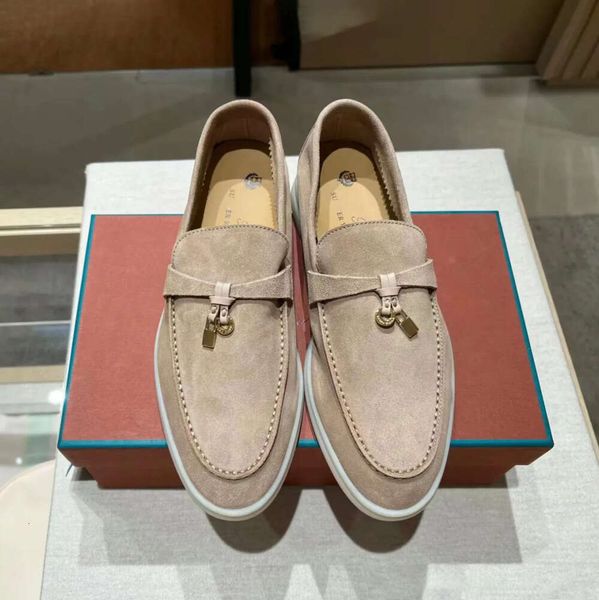 Nouvelles chaussures habillées loro charmes d'été Walk Moccasins pour femmes Designers de piane Loafer Bureau Bureau Travel Casual Leather Sneaks Sandales Haute qualité