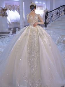 Nieuwe Dubai Princess Ball Jurk trouwjurk kralen lovertjes v nek plus maat lange mouw kristallen sweep trein bruids strand land bruid jurken 403