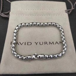 Nuevo DY Twisted Circle link Chain Charm pulsera de diseñador para mujeres Cadenas cubanas diamantes Moda Retro Fiesta de lujo Joyería de cumpleaños Regalo Popular en Europa América