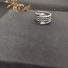 Nieuwe Dy Twisted Vintage Band Designer -ringen voor vrouwelijke mannen met diamanten Sterling Sier Syer 14K Gold Pating Betrokkenheid Gemstone Dy Ring Sieraden Gift