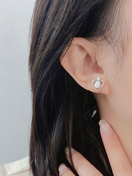 Nouvelles boucles d'oreilles Créativité de la mode européenne et américaine en forme d'oeuf Aubao S925 Boucles d'oreilles en forme de coeur en argent Polyvalent et simple