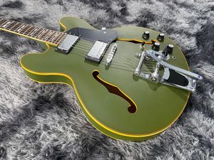 Nueva guitarra eléctrica Color verde mate Jazz cuerpo hueco 335 cuello de caoba Hardware cromado