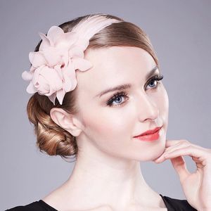 Nouveau élégant en mousseline de soie chapeau haut-de-forme casque avec plume flottante fleur or cheveux ornement bandeau