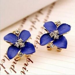 Nouvelles boucles d'oreilles nobles élégants Blue Flower Crystal Camellia Clip Cliptres Moucles d'oreilles Boucle d'oreilles Bijoux de Noël Cadeau en gros
