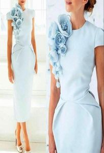 Nouvelles robes de cocktail élégantes bleu ciel col bijou avec des fleurs faites à la main longueur de thé courte gaine robe de bal formelle grande taille Homeco8509689