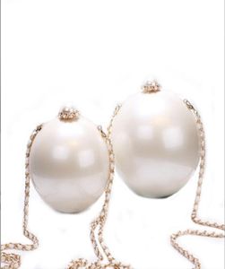 Nieuwe elegante witte Pearl Ball Handtas Luxe VIP GiftDesigner Schoudertas Fashion Women039S Koppeling Wallet Mini Avond Bag Maat6732243