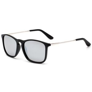 Nouveaux hommes femmes lunettes de soleil carrées cadre en métal Design classique nuances extérieur UV400 lunettes pour dames 81b avec étui
