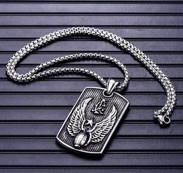 Gratis verzending Nieuw Europa en de Verenigde Staten Heren Rvs Eagle Grenade Ketting Titanium Steel Retro Square Sieraden Populaire Fash