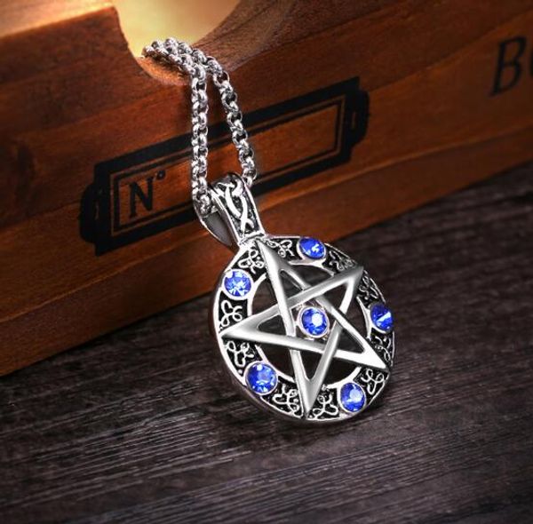 nouvelle Europe et les États-Unis en acier inoxydable mansarde collier à la mode ensemble diamant pentagramme étoile titane acier pendentif pendentif est p