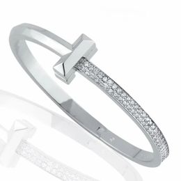 Nieuwe Europese en Amerikaanse T-Letter Titanium staal voor heren en dames gesneden T-Letter ingelegde dubbele rij diamanten armband in 3 Colorq98