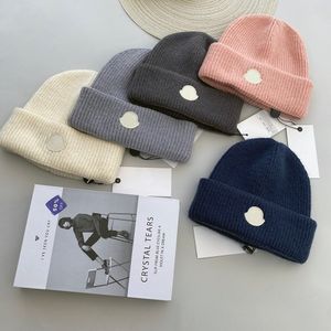 Nieuwe Europese en Amerikaanse trendy wollen hoeden verdikte gebreide hoeden korte hoeden voor heren en dames geschikt voor lente-herfst- en winterkleding