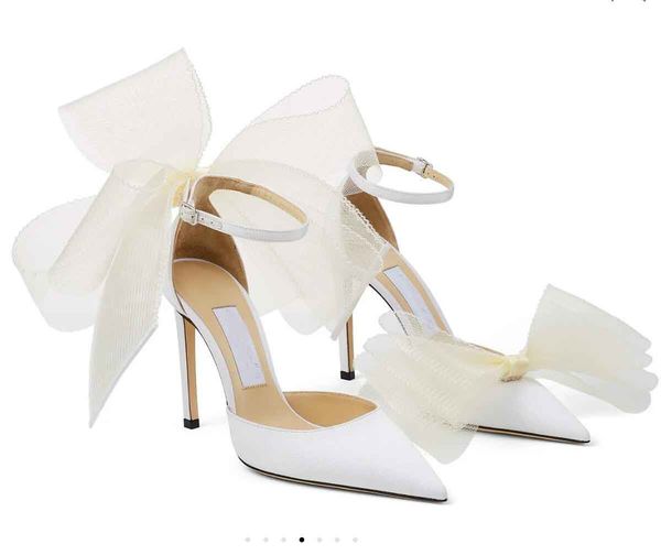 Nouveau Célèbre Averly Sandales Chaussures Sexy Bout Pointu Femmes Blanc Talons Hauts Maille Arcs Gladiateur Sandalias Exquis Talon Aiguille AVELINE Robe De Mariée Chaussure Soirée