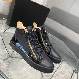 Nouvelle marque élevée High Top Kriss Sneakers Chaussures Man Zip Fonduant côtés Gold-Tone Hardware Suede En cuir Men de randonnée de marche décontractée EU38-45 avec boîte