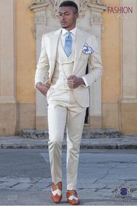 Nouveau Mode Beige Marié Tuxedos Bel Homme Costume De Mariage Peak Revers Un Bouton Hommes Dîner D'affaires De Bal Blazer (Veste + Pantalon + Cravate + Gilet) 941