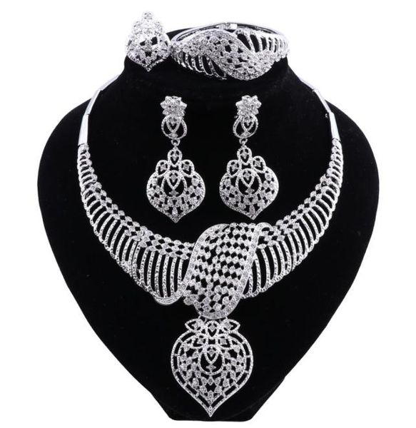 New Fashion African Jewelry Set Dubai Silver plaqué Collier Boucles d'oreilles Set Crystal Indian Wedding Jewelry7408889