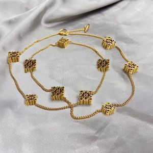 Nouveau mode Anagram pendentif collier asymétrique femmes rétro bracelet en laiton plaqué or 18 carats oreille cerceau dames Designer Bijoux LOE-po123