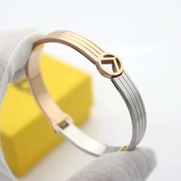 Nouveau Mode Bracelet Designer Bijoux Bracelet Pour Hommes Femmes Plein Diamant Lettres F Neutre De Luxe Amoureux Bracelets Cadeau De Mariage