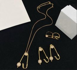Nieuwe mode Banshee ketting oorbel sets fibula model medusa portret hangers ornament messing dames mannen ontwerper sieraden geschenken ms22 --888
