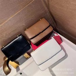 Neue Mode Große Schulter Umhängetasche Show Tofu Gespleißt mit Lingge Kette Handheld frauen Tasche B60