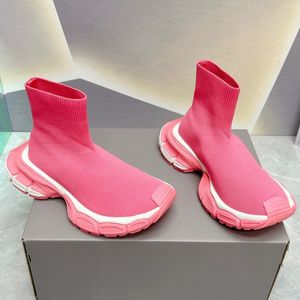 Nouvelles bottes de mode chaussures de créateurs haut chaussettes de bonbons bottes semelle épaisse chaussures antidérapantes extérieures pantoufles à une lettre chaussures de couple pour hommes et femmes d'intérieur sandales