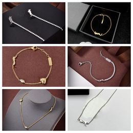Nieuwe Mode Armbanden Top Look Dames Vrouwen Designer Ketting Armband Oorbellen Brief Luxe Sets Hanger Sieraden Esthetische Accessoires