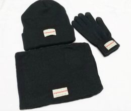 Nouveau chapeau de mode Scarf gants Gants Chapeau à trois ans pour hommes Bons de femelles Loisure Capuciel Unisexe Élasticité Tricot Bamans 8672371