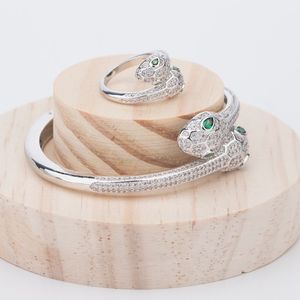 Nieuw Modemerk Sieradensets Dame Messing Volledige Diamant Groene Ogen Dubbele Hoofden Slang Slang 18K Gouden Armbanden Ringen Sets 1Sets273r
