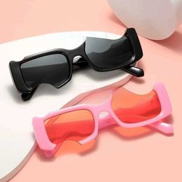 Nouvelle marque de mode Offss Lunettes de soleil Femmes Hip Hop Hop Mens Notched Hole Design Glasses