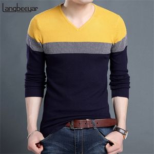 Marque de mode Pull Homme Pull Col V Slim Fit Jumpers Tricoté Laine Hiver Style Coréen Casual Hommes Vêtements 201224