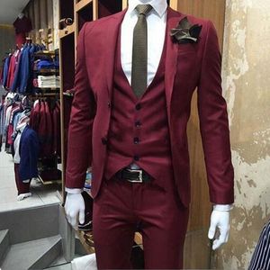 Nouveau Mode Bourgogne Slim Fit Groom Tuxedos Peak Lapel Groomsmen Hommes Robe De Mariée Excellent Homme 3 Pièce Costume (Veste + Pantalon + Gilet + Cravate) 629