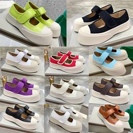 Nieuwe mode casual schoenen dames Mary Jane Pablo designer klassieke lage top Echt leerwol Vetersluiting dikke onderkant verhoging zwart witte sneakers