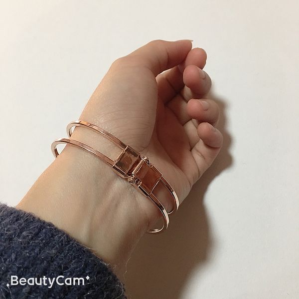 Moda Clásica Estirar la perla C Pulseras Fondo de cobre simple brazalete abierto cadena de mano Accesorios de joyería para damas colección pulseras artículos vip regalo