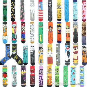 Nueva moda calcetines de algodón con patrón de dibujos animados de Anime para hombres y mujeres calcetines rectos para parejas media manga 38CM