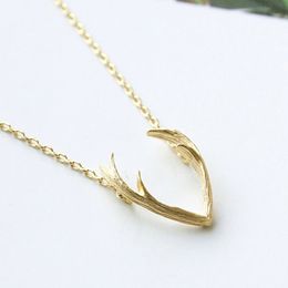 Nouveau Mode Cerf Corne Antler Collier Bijoux Élégant Corne Pendentif Collier Femmes Simple Chaîne Pendentifs Colliers De Mariage Cadeaux De Noël