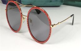 Nouvelles lunettes de soleil de design de mode 0061S Round Lens Set with Diamonds Full Falle Style Fashion UV400 Lunettes de protection Top Qua8432574