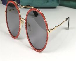 Nouvelles lunettes de soleil de design de mode 0061S Round Lens Set with Diamonds Full Falle Style Fashion UV400 Lunettes de protection Top Qua5789079