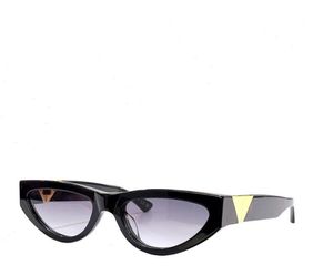 Nouvelles lunettes de soleil de design de mode 1176S Cat Eye Cadre de style simple et populaire UV400 Lunettes de protection8561130