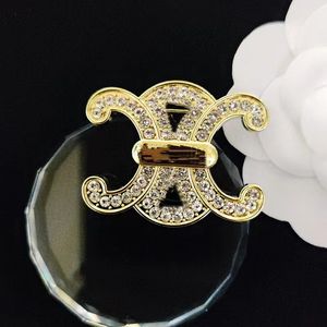Nouvelle broche de créateur de mode pour femmes bijoux en or de luxe dames robe accessoire broches femmes perle broches marque broche Leency Brosche