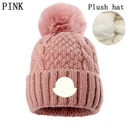 Novo designer de moda chapéu de mictório sem aba de alta qualidade para homens e mulheres no inverno chapéu de lã clássico bordado carta chapéu de malha tendência chapéu A-17