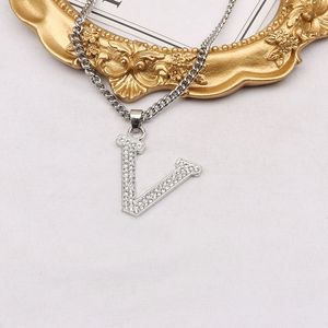 Nieuwe mode-ontwerper Letter L Ketting Goud Zilver Hanger Kettingen Kristallen Sieraden voor Vrouwen Trui Keten Party Liefhebbers Cadeau Accessoires