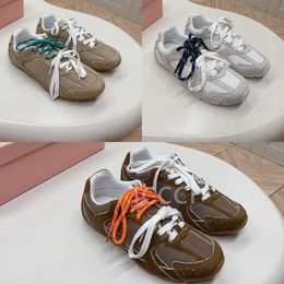 Nuevas zapatillas para correr de diseñador de moda 530 zapatillas de manzana de marca compartida Hombres Mujer senderismo zapato blanco canela serie al aire libre